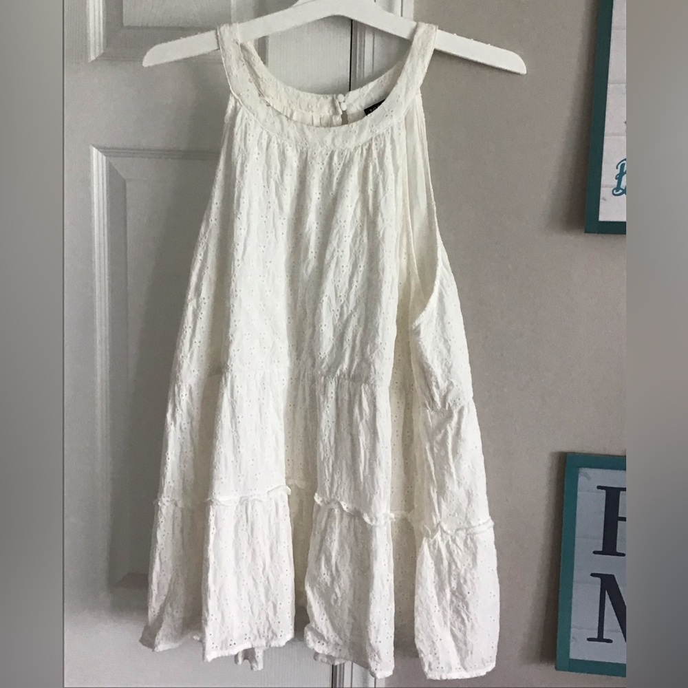 NWT Lovely White sleeveless lace top by TORRID Sz 2